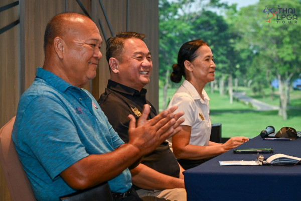 Watermill Golf Club amp Resort nbsp 2 คน และ ข้อความพูดว่า LPGA LPGA TOUR ปะ