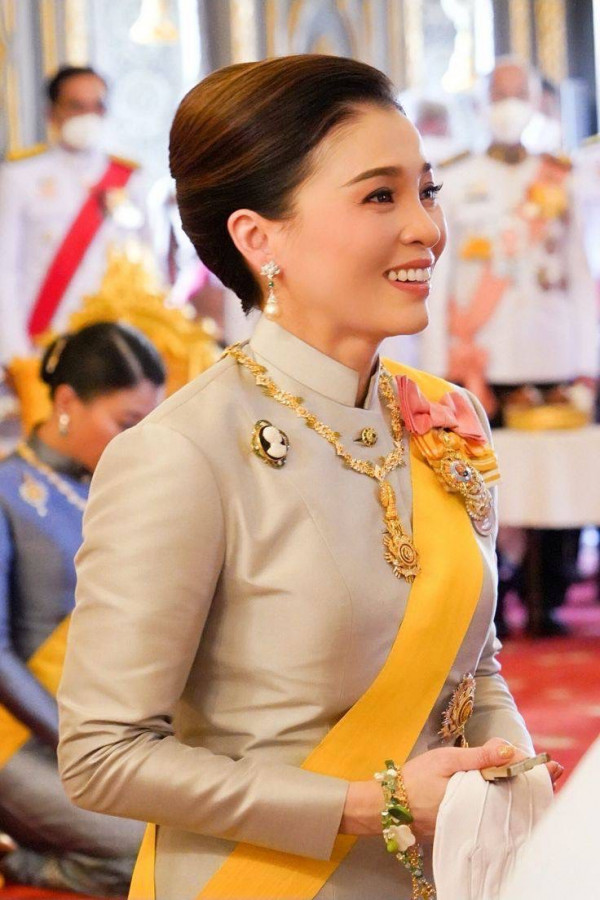 Royal Hills nbsp 2 คน