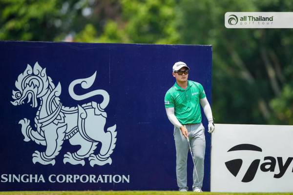 Watermill Golf Club amp Resort nbsp 1 คน กำลังตีกอล์ฟ สนามกอล์ฟ และ ข้อความพูดว่า all Thailand g olftour tour SINGHA CORPORATION Tay ay