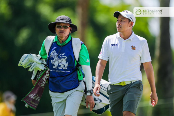 Watermill Golf Club amp Resort nbsp 3 คน ผู้คนกำลังตีกอล์ฟ สนามกอล์ฟ และ ข้อความพูดว่า all Thailand golftour U g tour BGO SMOKE OKE SMOKE OMOKE MOK ANGHA INGHACORPORATION 3 way