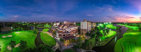 Summit Windmill Golf Club amp Residence outdoors