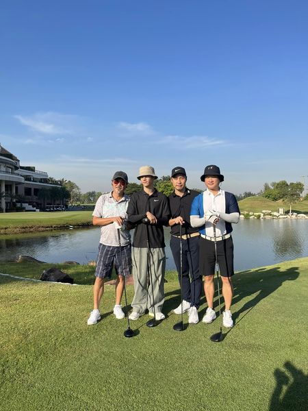 Summit Windmill Golf Club amp Residence 4 people golf course and grass