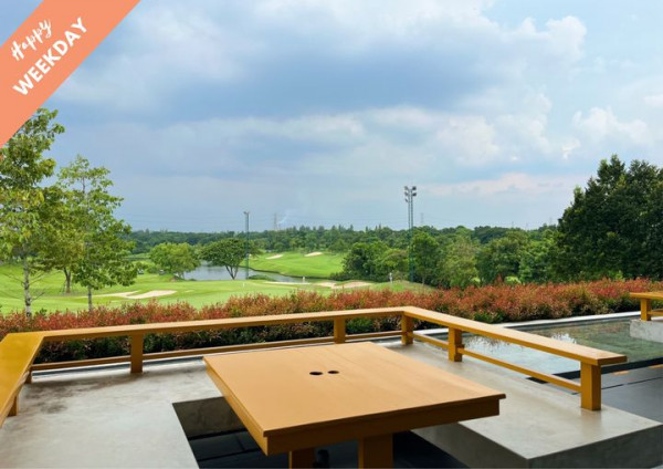 Riverdale Golf Club outdoors and Happy WEEKDAY