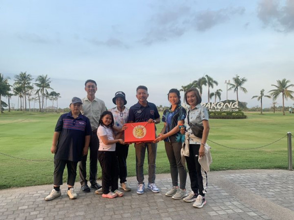 Bangpakong Riverside Country Club 6 people people standing outdoors and AKONG Riverside F Country Club S