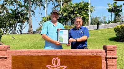 Congratulations to Mr. Eric Brown, who made a hole-in-one on hole # 6 yesterday  Our Director of Golf (Khun Dave) was delighted to present him with a certificate of recognition for his achievemen