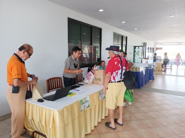 The Royal Golf amp Country Club 7 people people standing and INEA ลงทะเบียน