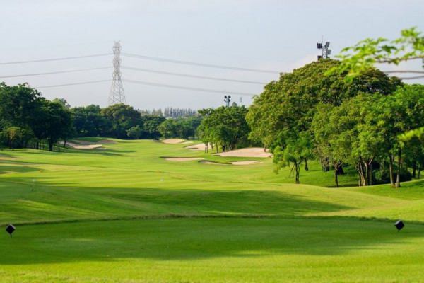 Riverdale Golf Club 1 person nature grass and golf course