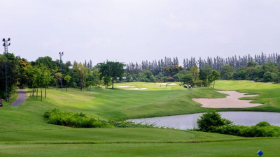 The first of 2 strong Par 4s in a row and some say a good score on the front