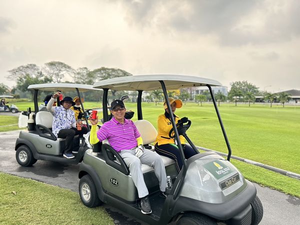 The Royal Golf amp Country Club 4 people and outdoors