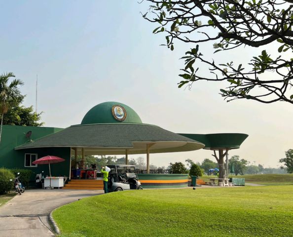 ศูนย์พัฒนากีฬากองทัพบก รามอินทรา 1 person and outdoors