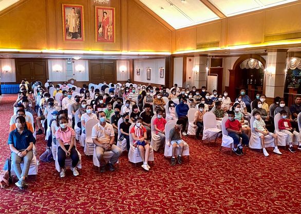 ศูนย์พัฒนากีฬากองทัพบก รามอินทรา 1 person standing and indoor