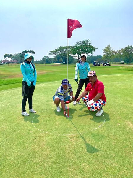 Bangpakong Riverside Country Club 4 people people golfing and golf course-2