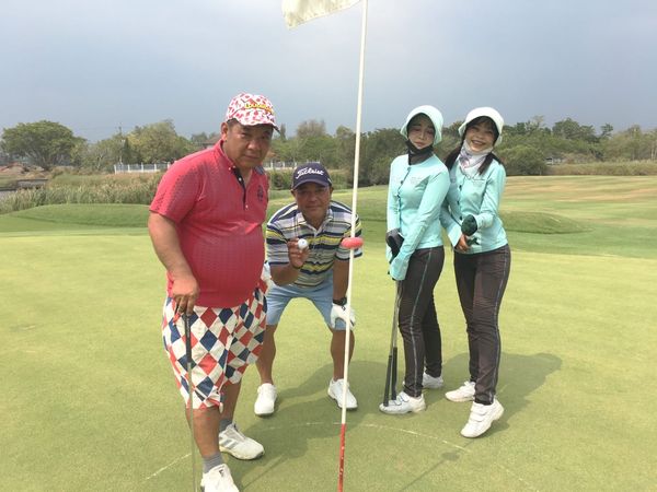 Bangpakong Riverside Country Club 4 people people golfing and golf course