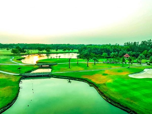 Bangpakong Riverside Country Club golf and golf course