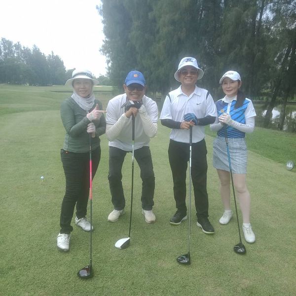 The Pine Golf Club 4 people people golfing and golf course-3