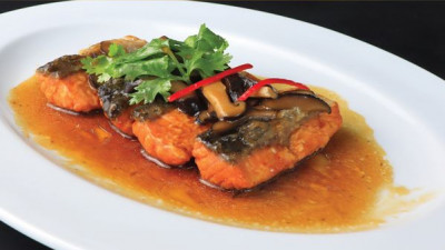 Sauteed Salmon Trout with Chinese Spices and Chinese Black Mushroom