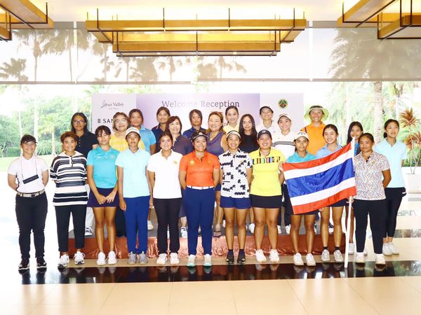 Lotus Valley Golf Resort 10 people and Lotus Valley SAN Welcome Reception atak