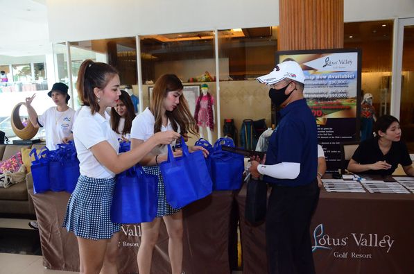 Lotus Valley Golf Resort 6 people and text
