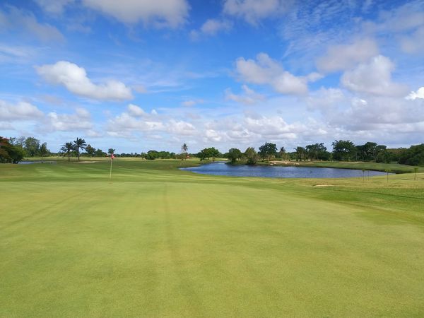 Bangpakong Riverside Country Club golf golf cart and golf course-5