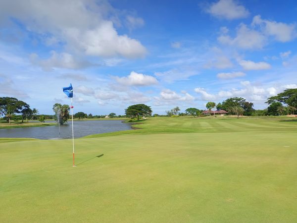 Bangpakong Riverside Country Club golf golf cart and golf course