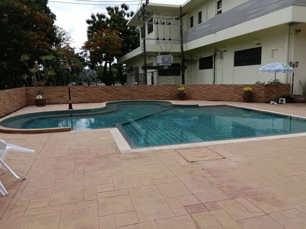 Krungthep Kreetha pool
