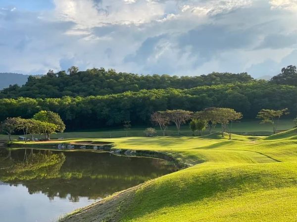 Bangpakong Riverside Country Club golf and golf course