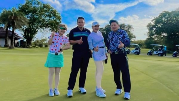 Bangpakong Riverside Country Club 5 people people golfing golf cart and golf course