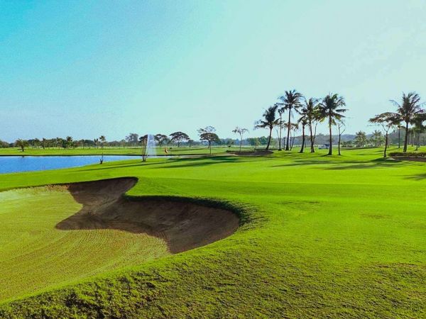 Bangpakong Riverside Country Club golf golf cart and golf course
