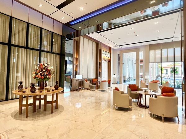 Summit Windmill Golf Club amp Residence indoors and living room