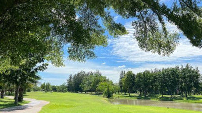 Bright blue sky is the best time for golf