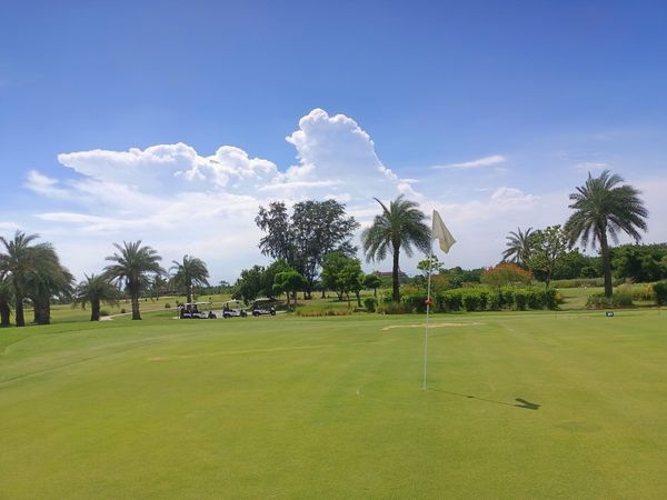 Bangpakong Riverside Country Club golf golf cart and golf course