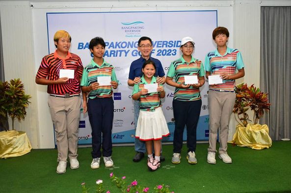 Bangpakong Riverside Country Club 5 people people golfing and text