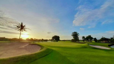 Pretty good weather no raining and not to sunny at Bangpakong Riverside Country Club  Enjoy your long weekend with the games that you love