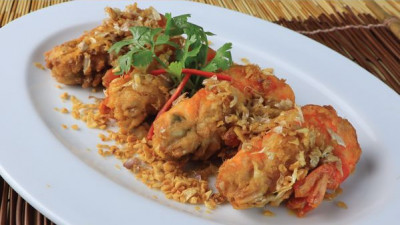 Deep Fried River Prawns with Garlic and Peppe