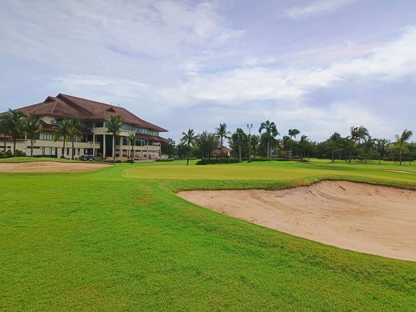 Bangpakong Riverside Country Club golf golf cart and golf course-4