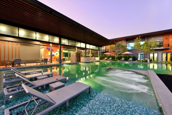 Lotus Valley Golf Resort pool