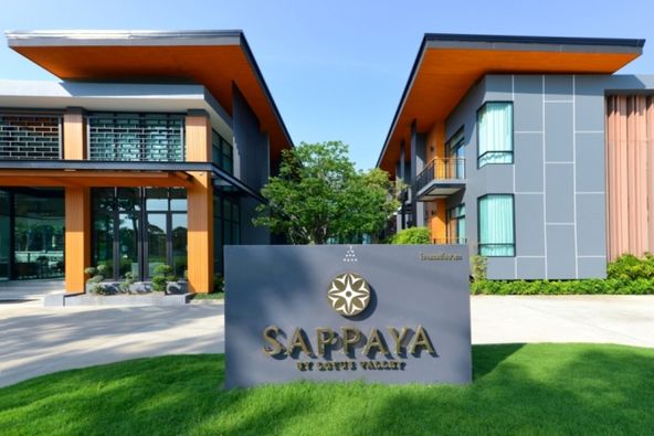 Lotus Valley Golf Resort text