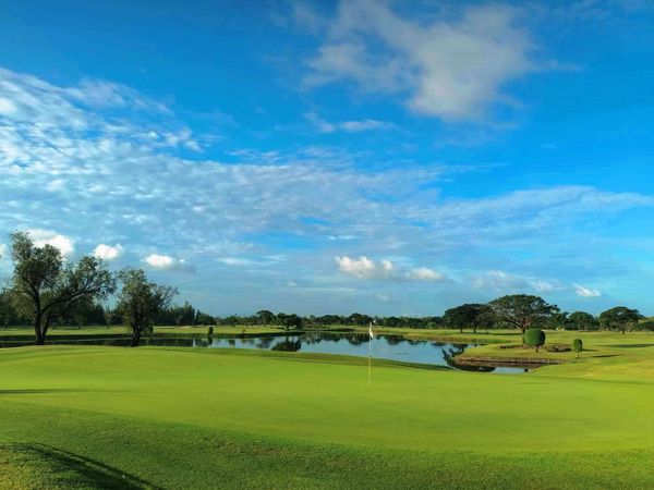 Bangpakong Riverside Country Club golf and golf course