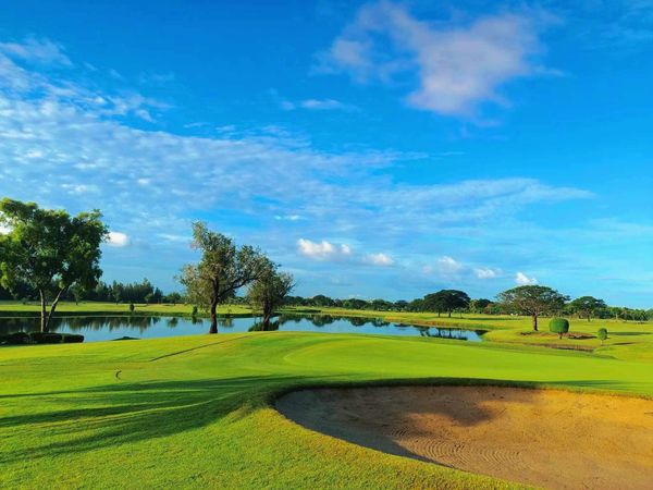 Bangpakong Riverside Country Club golf golf cart and golf course
