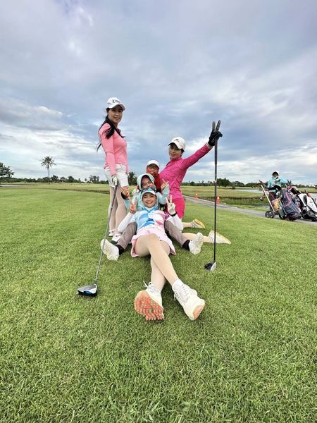 Bangpakong Riverside Country Club 5 people people golfing and golf course