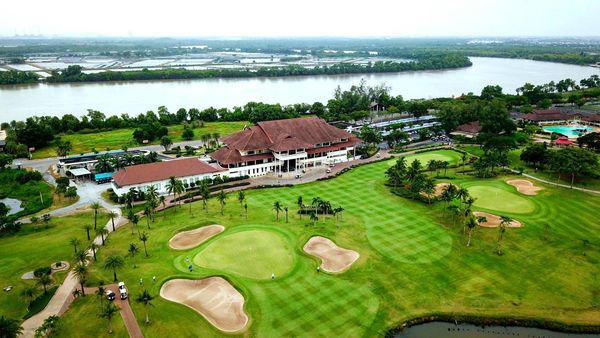 Bangpakong Riverside Country Club golf golf cart and golf course-4