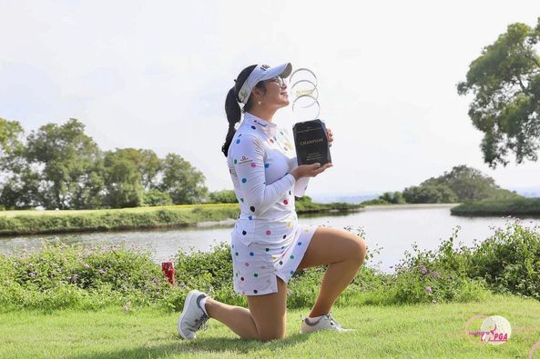 Thai Country Club 1 person golfing sleepwear golf course and text