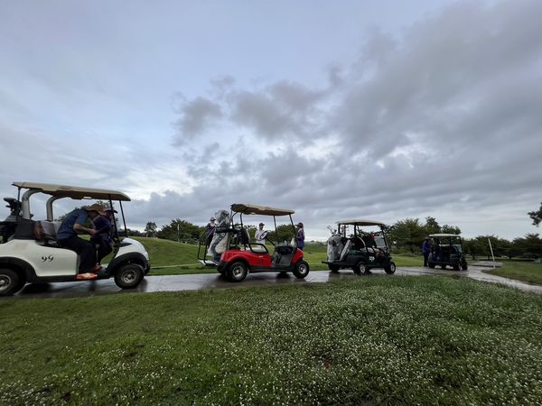 สนามกอล์ฟ 331 Golf Club 5 people people golfing golf cart and golf course