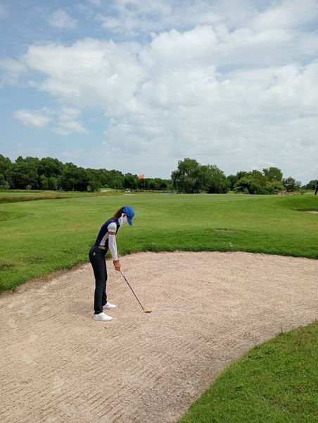 สนามกอล์ฟ 331 Golf Club 1 person golfing and golf course-5