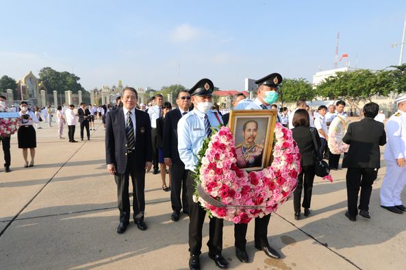 The Royal Bangkok Sports Club 13 people and the Tomb of the Unknown Soldier