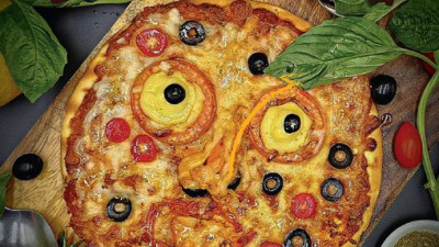 Let's order some spooktacular halloween pizza!