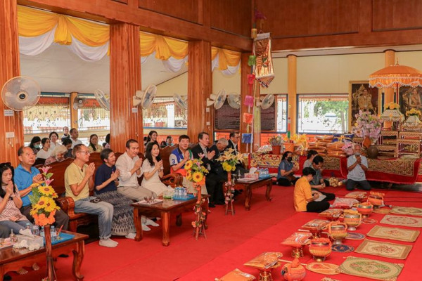 The Royal Bangkok Sports Club nbsp 10 people temple dais and wedding