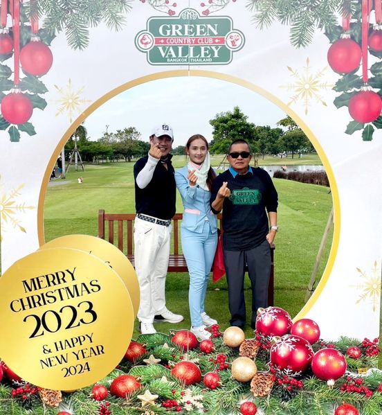 Green Valley Country Club Bangkok สนามกอล์ฟกรีนวัลเล่ คันทรีคลับ บางนา nbsp 3 people people golfing golf course and text