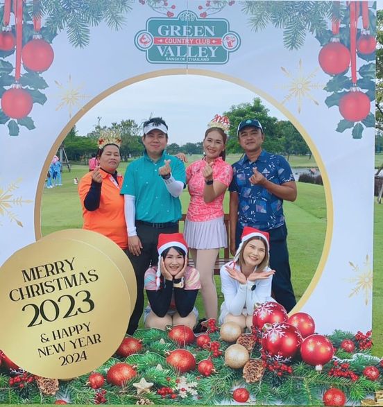 Green Valley Country Club Bangkok สนามกอล์ฟกรีนวัลเล่ คันทรีคลับ บางนา nbsp 5 people people golfing golf course and text