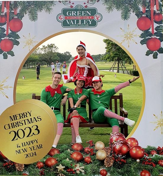 Green Valley Country Club Bangkok สนามกอล์ฟกรีนวัลเล่ คันทรีคลับ บางนา nbsp 7 people people golfing christmas tree and GREEN COUNTR CLUB VALLEY VADE BANGKOK THAILAND CHRISTMAS MERRY 2023 HAPPY YEAR NEW 2024